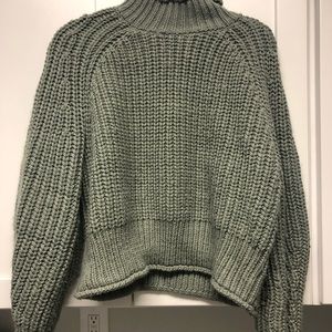 H & M current season sweater